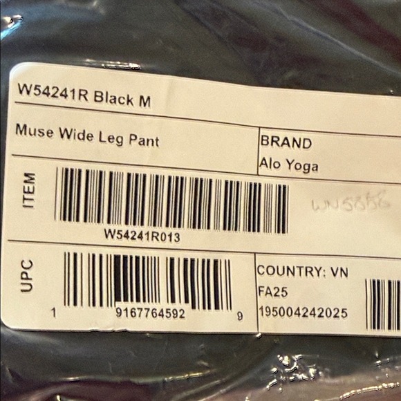 ALO Muse Wide Leg Pant - Black SIZE MEDIUM NWT - Picture 5 of 5